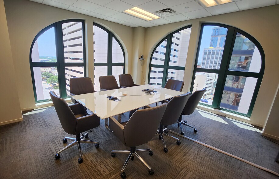 More Photos Of 500 Commerce St, Fort Worth Office For Sale