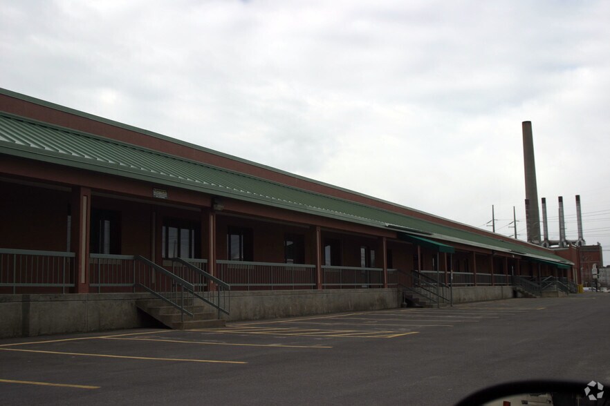 More Photos Of 11-19 4th Ave, Oswego General Retail For Lease