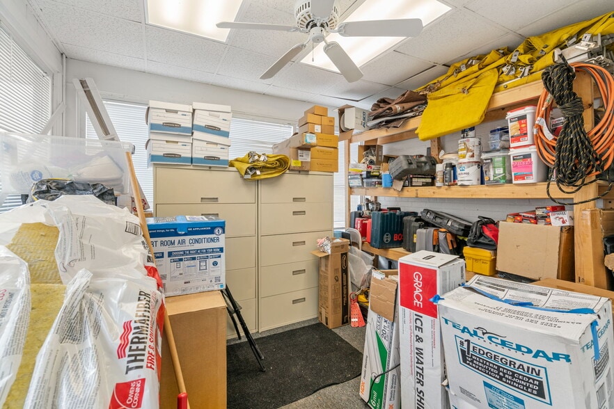 More Photos Of 655 Saw Mill Brook Pky, Newton General Retail For Sale