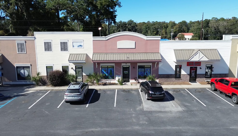 More Photos Of 820 Parris Island Gtwy, Beaufort Freestanding For Sale