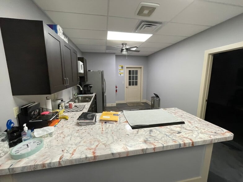 More Photos Of 1821 Commerce Dr, Tonganoxie Warehouse For Sale