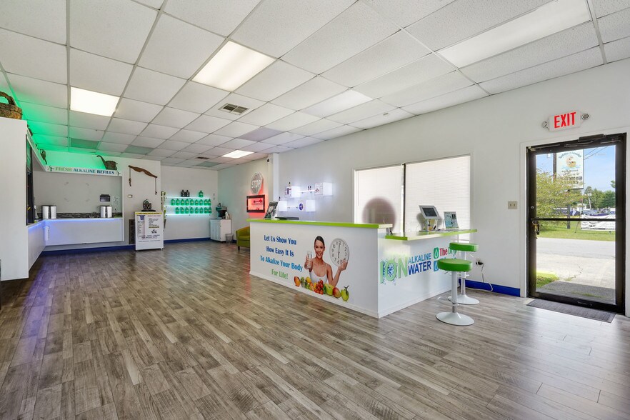 More Photos Of 101-181 Commercial Sq, Slidell Storefront Retail Office For Lease