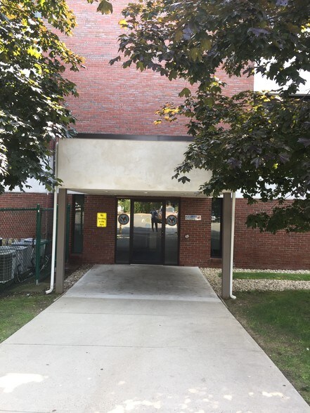 More Photos Of 225 Boston St, Lynn Medical For Lease