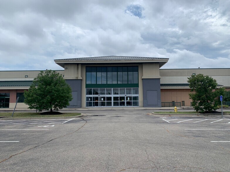 More Photos Of 11755-11925 Commons Dr, Springdale Unknown For Lease