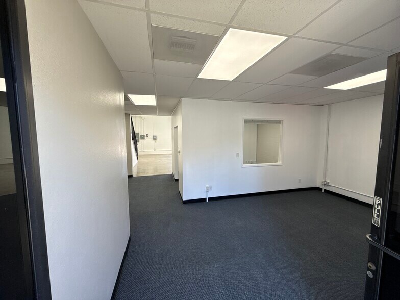 More Photos Of 2607 W Olive Ave, Burbank Office For Lease