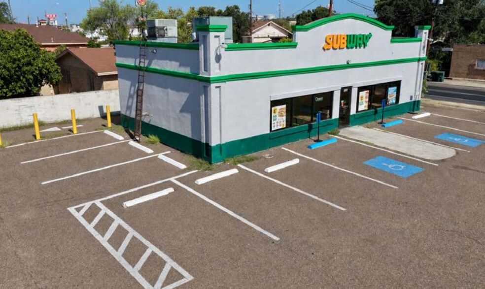 More Photos Of 1020 N Meadow Ave, Laredo Fast Food For Sale