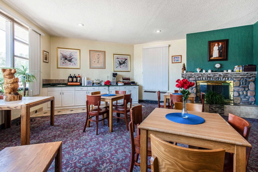 More Photos Of 1623 S Nevada Ave, Colorado Springs Hotel For Sale