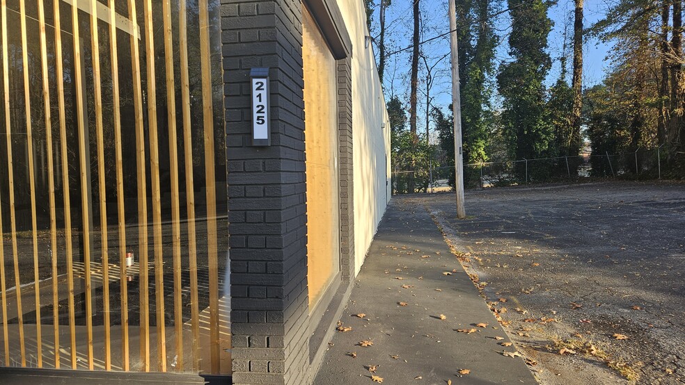 More Photos Of 2125 Headland Dr, Atlanta Loft Creative Space For Sale