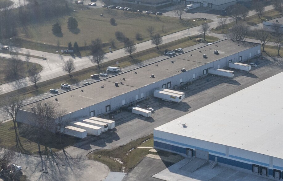 More Photos Of 8716-8768 E 33rd St, Indianapolis Warehouse For Lease