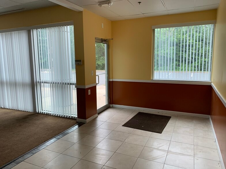 More Photos Of 9720 Capital Ct, Manassas Office For Lease