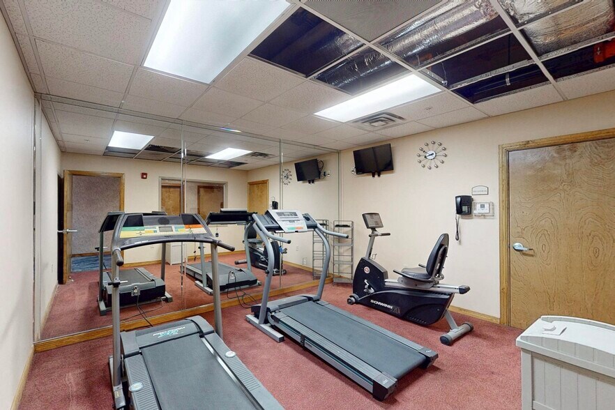 More Photos Of 5640 E Paisano Dr, El Paso Hotel For Sale