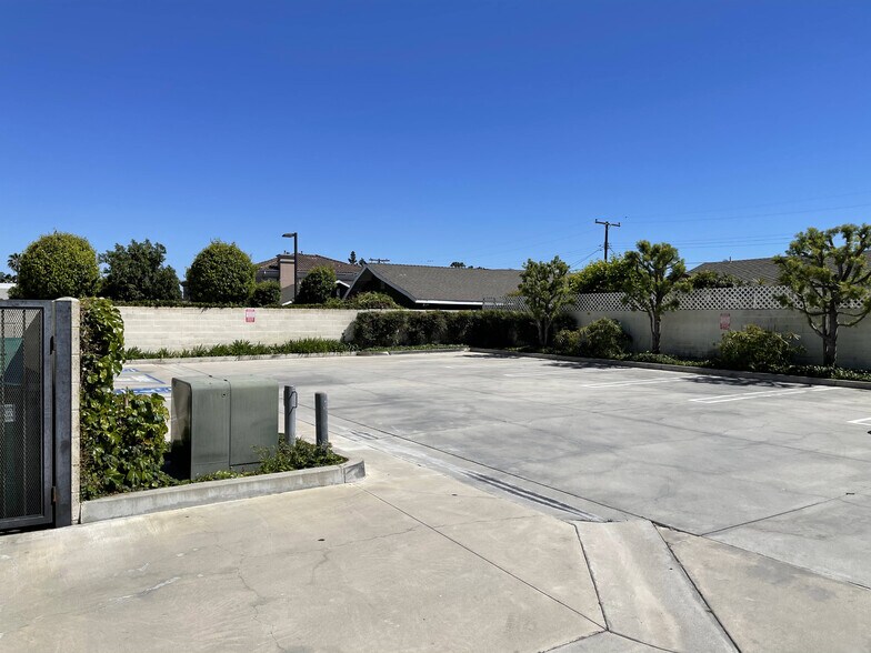 More Photos Of 8556 Florence Ave, Downey Loft Creative Space For Sale