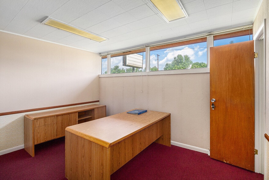 More Photos Of 5204 Davison Rd, Burton Medical For Sale