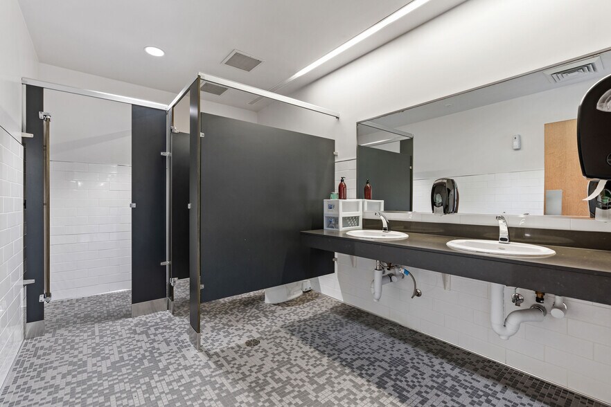 More Photos Of 1403-1405 W 2200 S, Salt Lake City Office For Lease