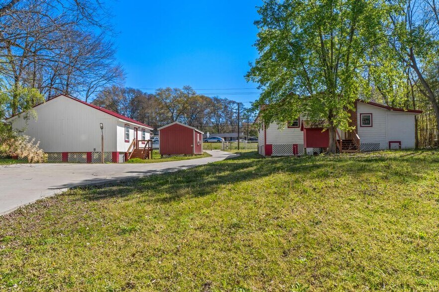 More Photos Of 450 S Oak St, Jackson Storefront Retail Office For Sale