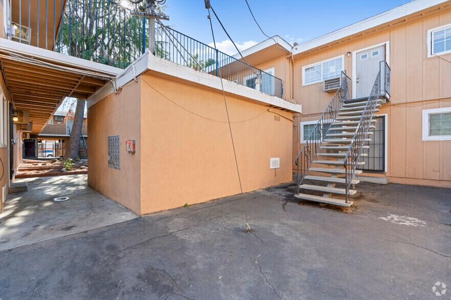 More Photos Of 618-631 Plaza Ave, Sacramento Apartments For Sale