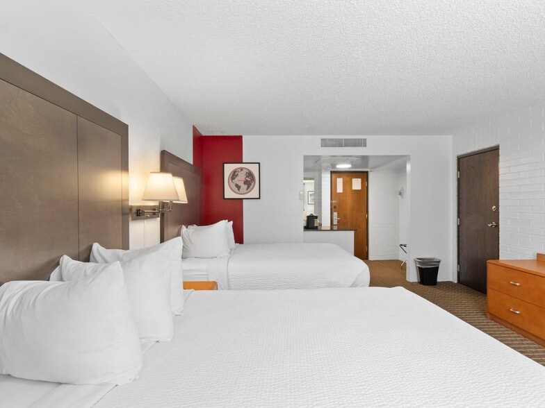 More Photos Of 333 N Main St, Richfield Hotel For Sale