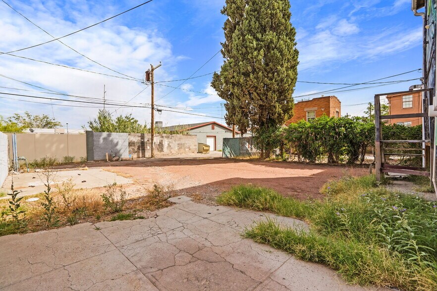More Photos Of 2422 Montana Ave, El Paso Storefront Retail Office For Sale