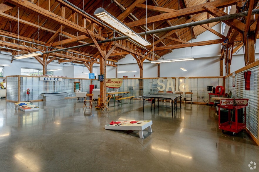 More Photos Of 2030 Lindell Ave, Nashville Office For Lease
