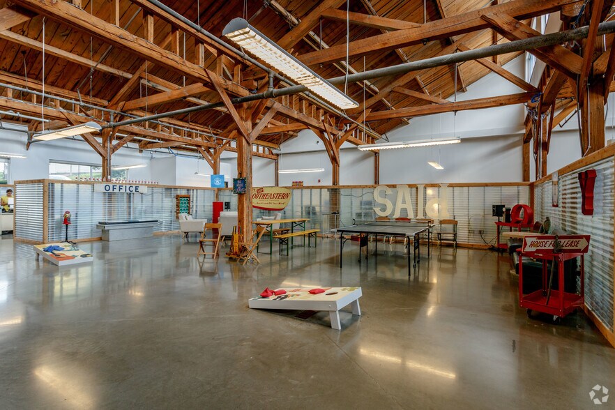 More Photos Of 2030 Lindell Ave, Nashville Office For Lease