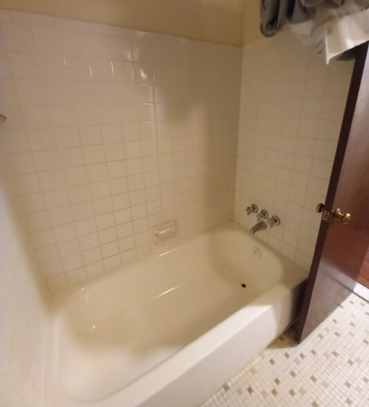 More Photos Of 4535 Cadieux Rd, Detroit Apartments For Sale