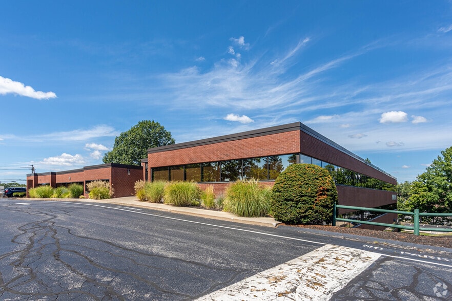 More Photos Of 86 Baker Ave Ext, Concord Medical For Lease