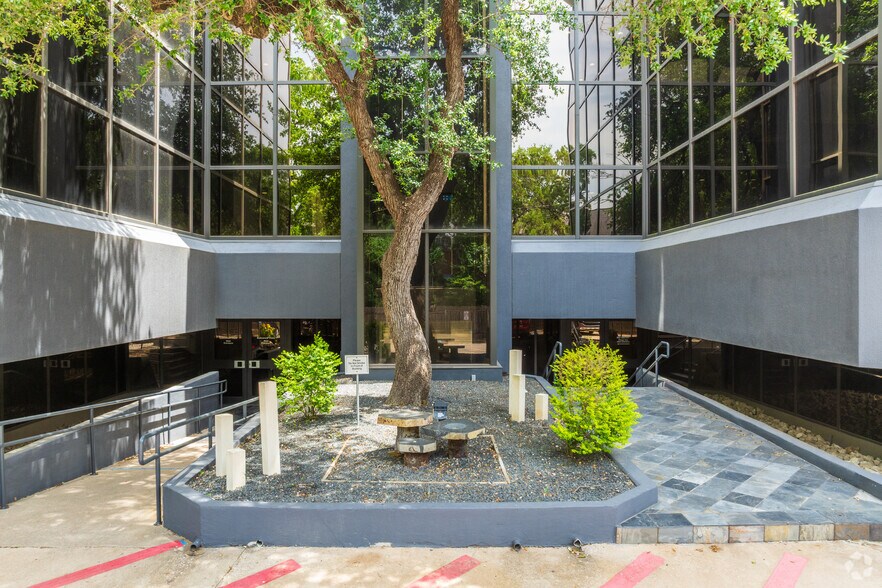 More Photos Of 11130 Jollyville Rd, Austin Office For Lease