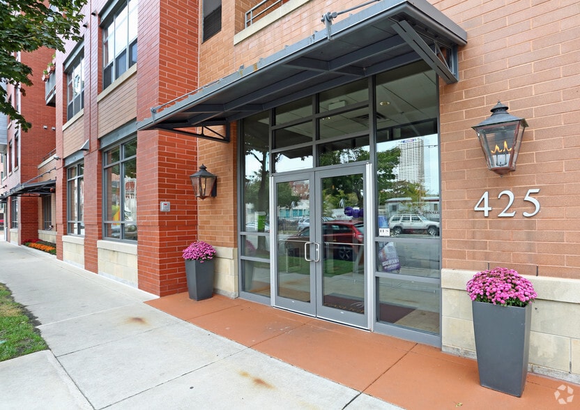 More Photos Of 411 E Menomonee St, Milwaukee Apartments For Lease