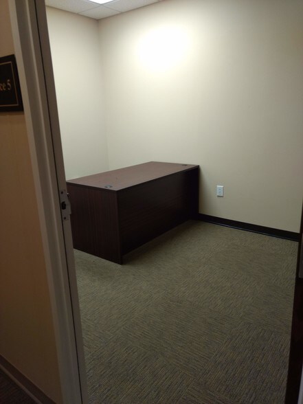 More Photos Of 2919 Breezewood Ave, Fayetteville Office For Sale