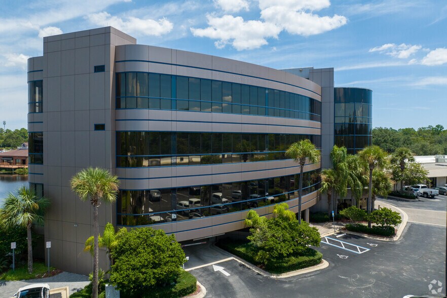 More Photos Of 7915 Baymeadows Way, Jacksonville Office For Lease