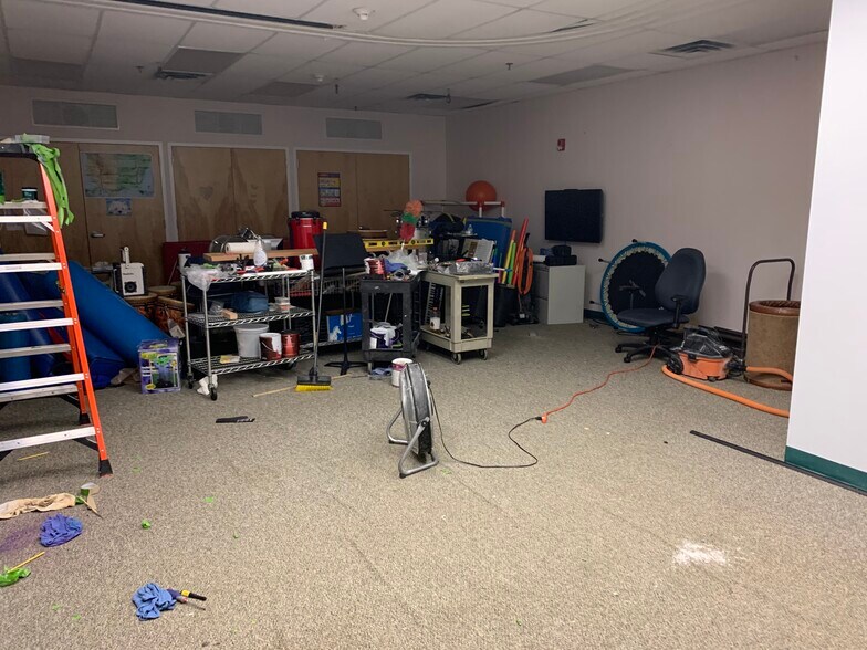 More Photos Of 3071 Bordentown Ave, Parlin Schools For Sale