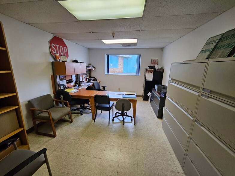 More Photos Of 22011-22043 Industrial Blvd, Rogers Light Manufacturing For Lease