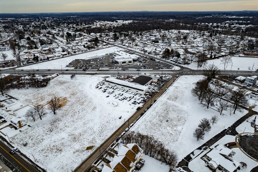 More Photos Of 909 E Route 130, Burlington Auto Dealership For Sale