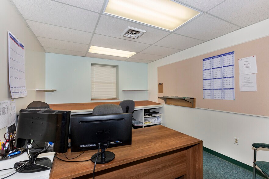 More Photos Of 1355 N Main St, Hampstead Office For Sale