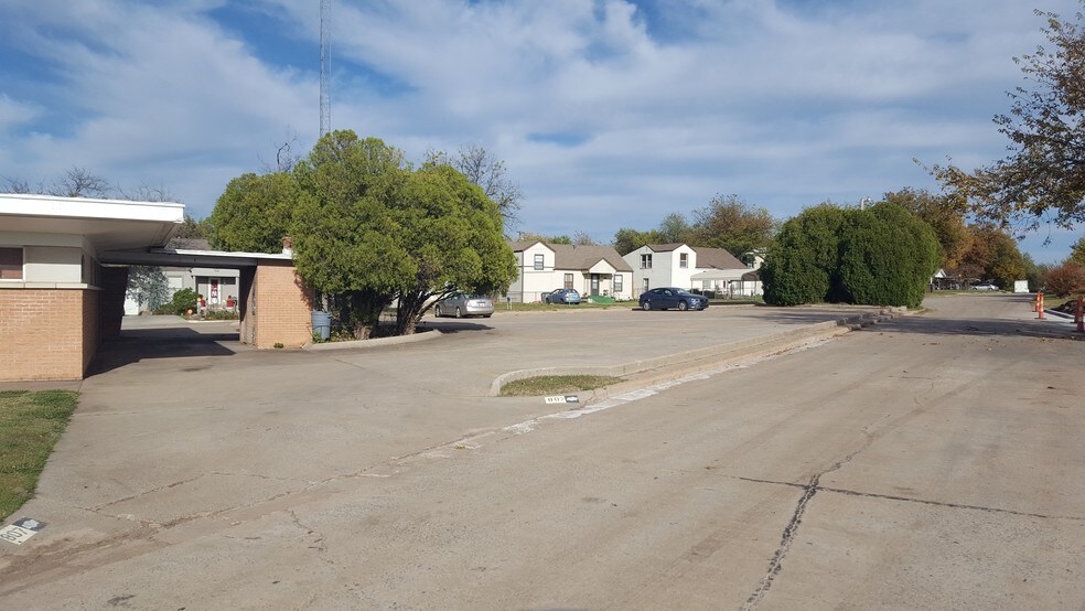 More Photos Of 801-809 NW Pershing Dr, Lawton Medical For Sale