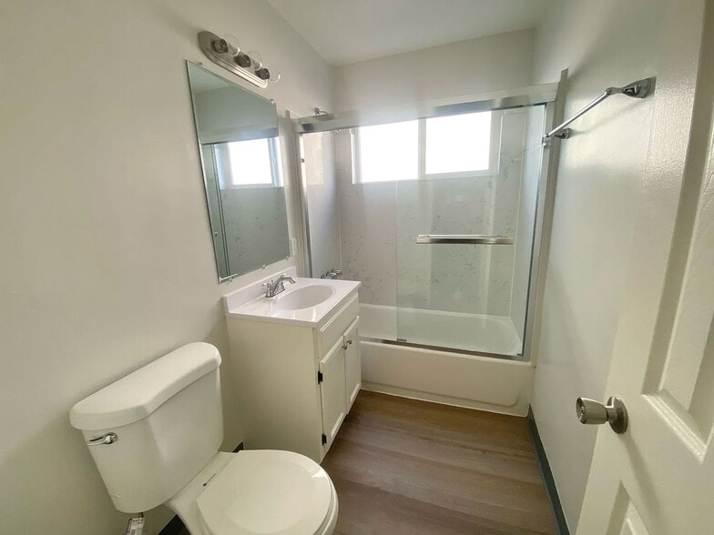 More Photos Of 208 S Normandie Ave, Los Angeles Apartments For Sale