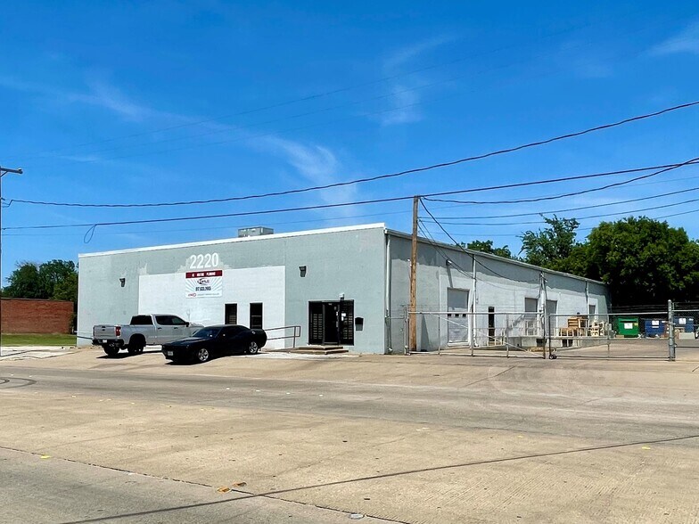More Photos Of 2220 Carson St, Haltom City Distribution For Lease