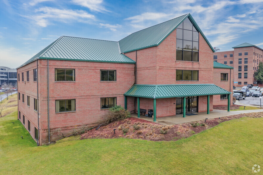 Primary Photo Of 125 Technology Dr, Canonsburg Office For Lease