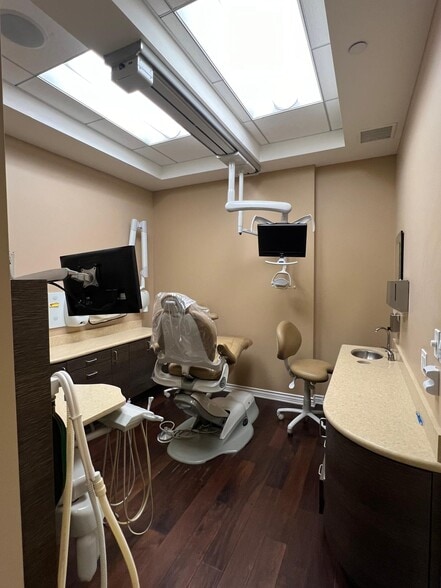 More Photos Of 26137 La Paz Rd, Mission Viejo Medical For Lease