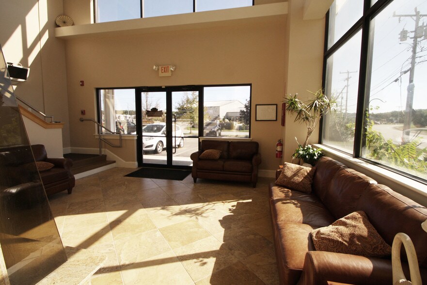 More Photos Of 4 Mary B Ln, Plymouth Warehouse For Lease