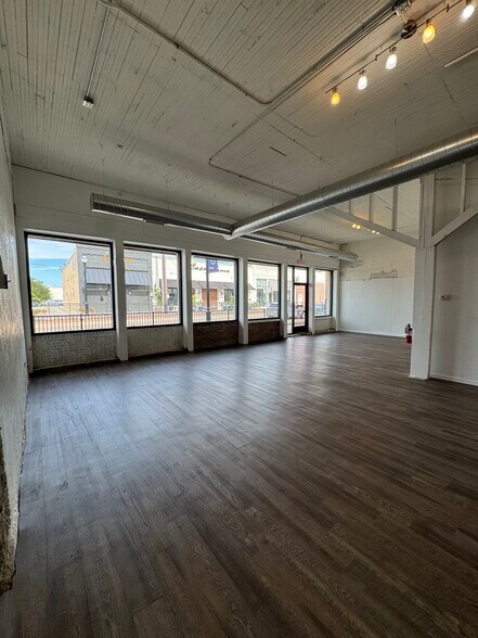 More Photos Of 115 S Goliad St, Rockwall Storefront Retail Office For Lease