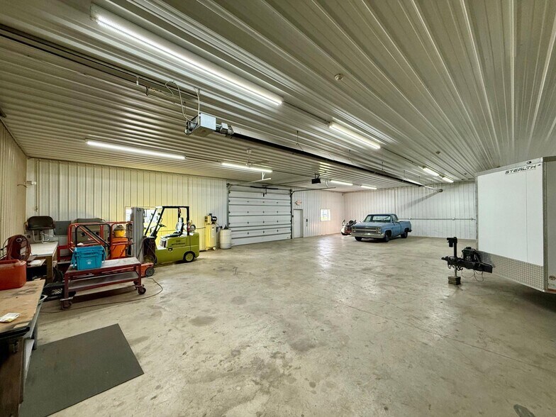 More Photos Of 677 State Road 130, Hobart Auto Repair For Sale