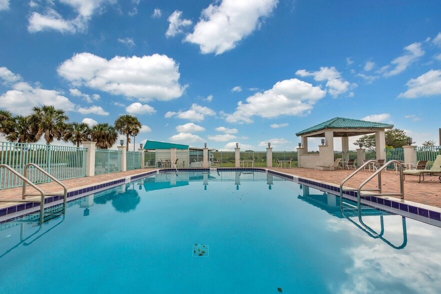 More Photos Of 2200 US Highway 441 SE, Okeechobee Hotel For Sale