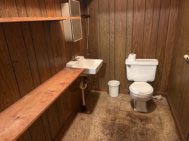 More Photos Of 4456 Rosemary St, Williston Office For Sale