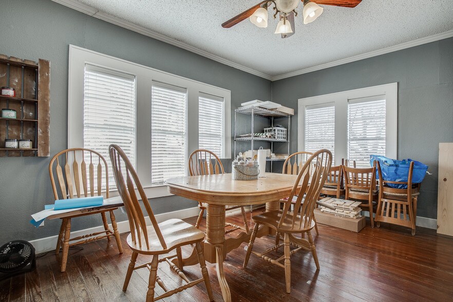 More Photos Of 207 Laurence Dr, Heath Office For Lease