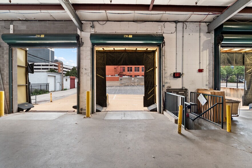 More Photos Of 2300 Locust St, Saint Louis Office For Lease