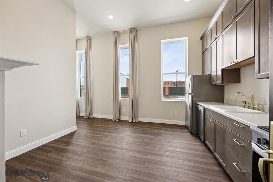 More Photos Of 140 W Park St, Butte Apartments For Sale