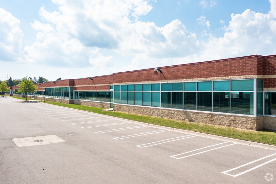 More Photos Of 25510 W 11 Mile Rd, Southfield Research And Development For Sale