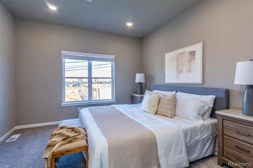 More Photos Of 1251 E Woodward Heights Blvd, Hazel Park Apartments For Sale