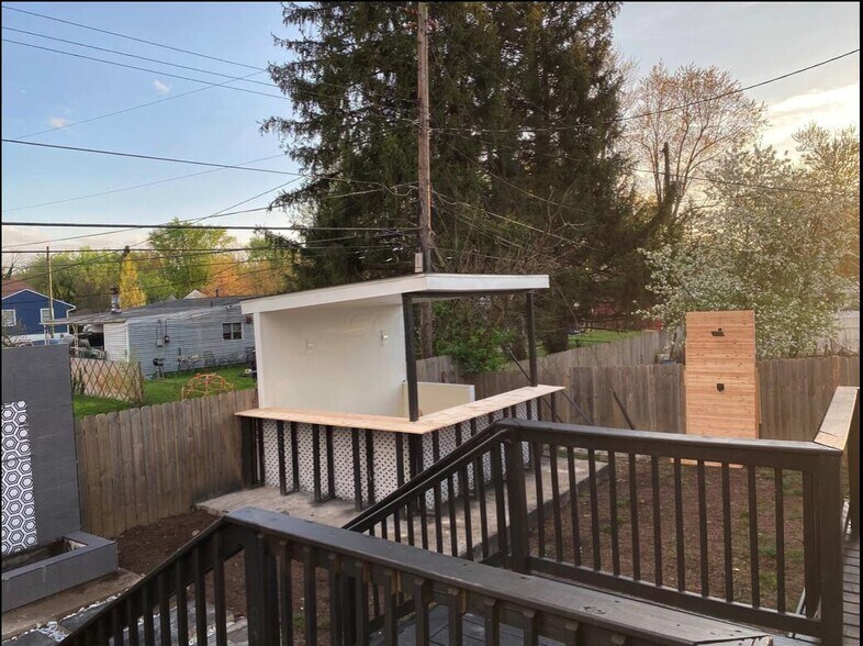 More Photos Of 4677 E Livingston Ave, Columbus Specialty For Sale